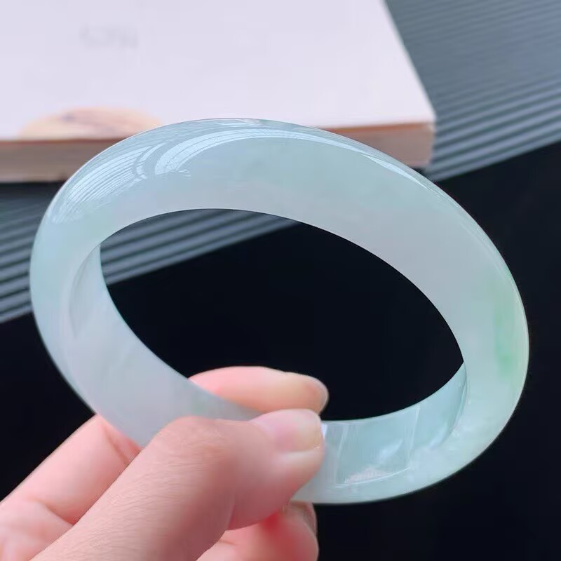 Bracelets - سوار من اليشم الشمعي أحادي اللون
