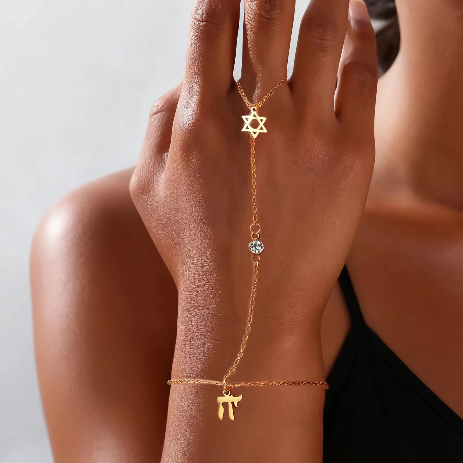 Bracelets - سوار إصبع نجمة داود اليهودية بحرف