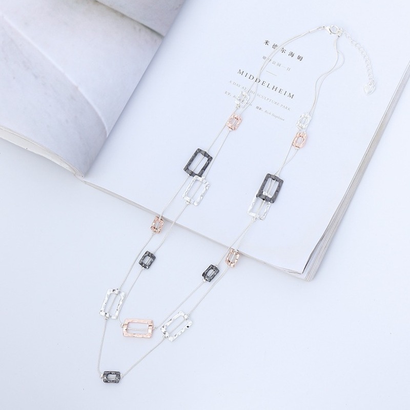 قلادة طويلة متعددة الطبقات بتص - مراجعة Layered Pendant Necklace Aesthetic وسعره