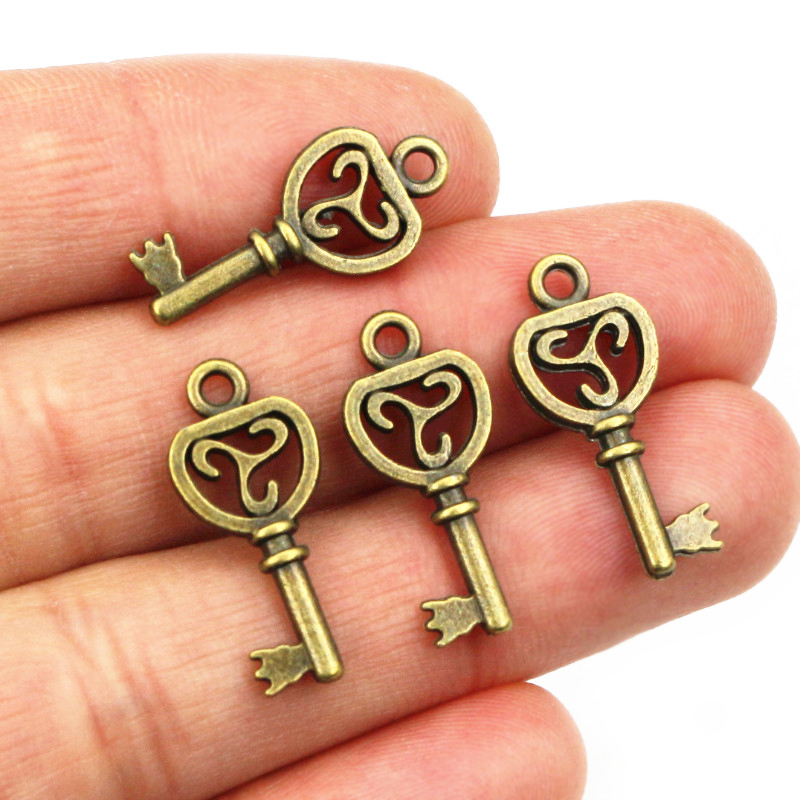 40 قطعة مفتاح Charms المعلقات  - مراجعة Heart Locket Necklace Photo وسعره